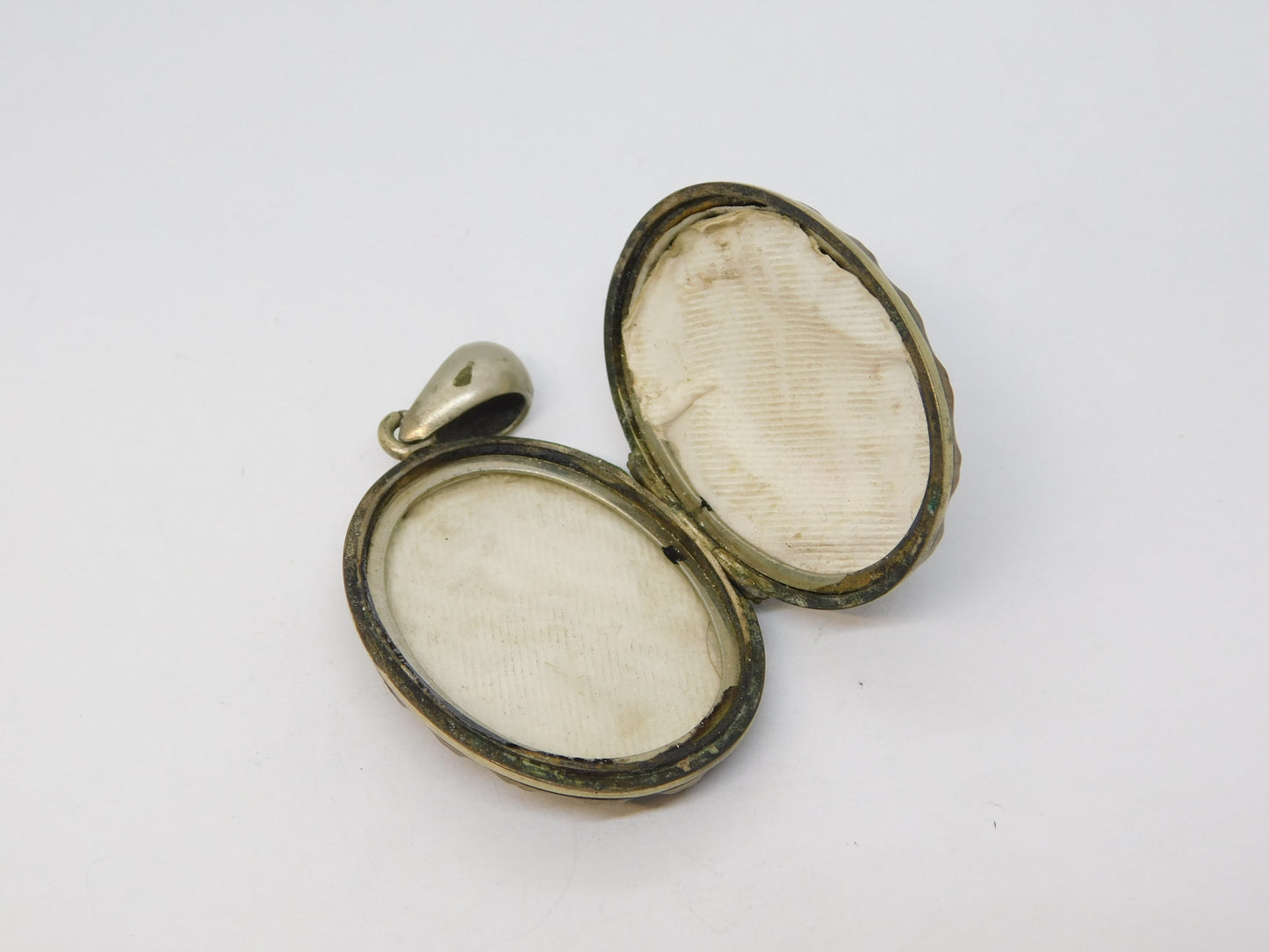 Victorian Aesthetic Movement Silver Plated Sweetheart Locket Antique c1890