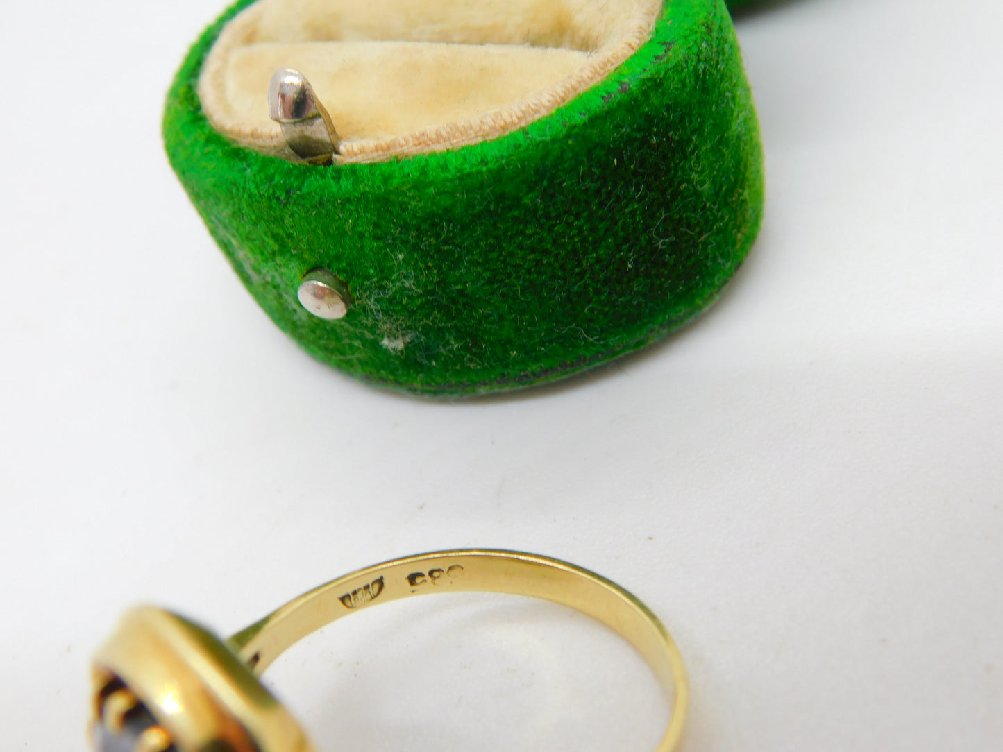 14ct Yellow Gold Cushion Cut Topaz Dress Ring Vintage c1970