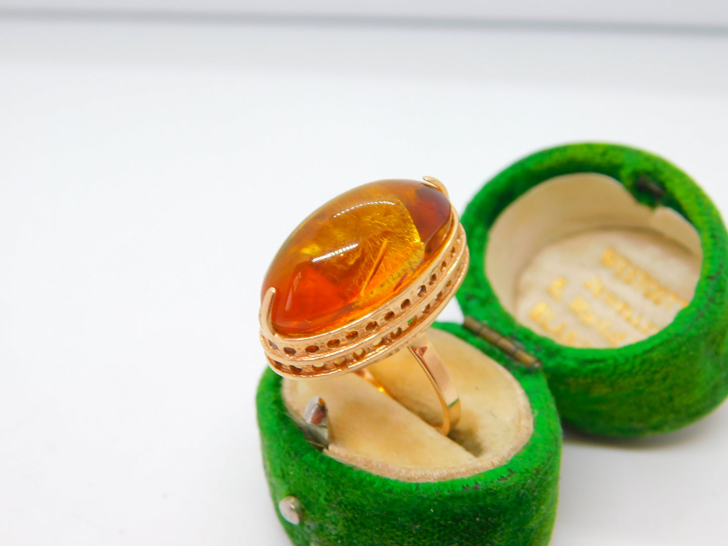 14ct Yellow Gold Large Cabochon Baltic Amber Signet Ring Vintage c1980