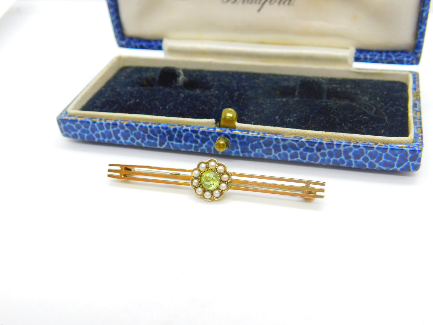 9ct Yellow Gold, Peridot & Seed Pearl Floral Sweetheart Brooch Antique c1910