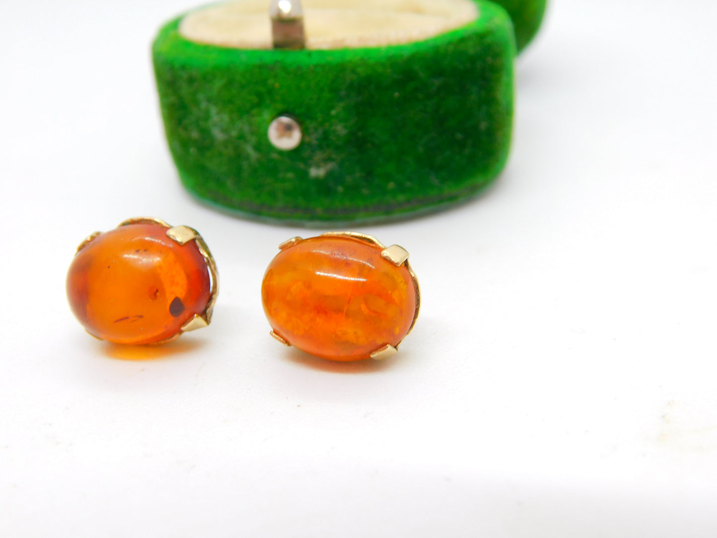 Pair of 9ct Yellow Gold & Cabochon Baltic Amber Stud Earrings Vintage c1970