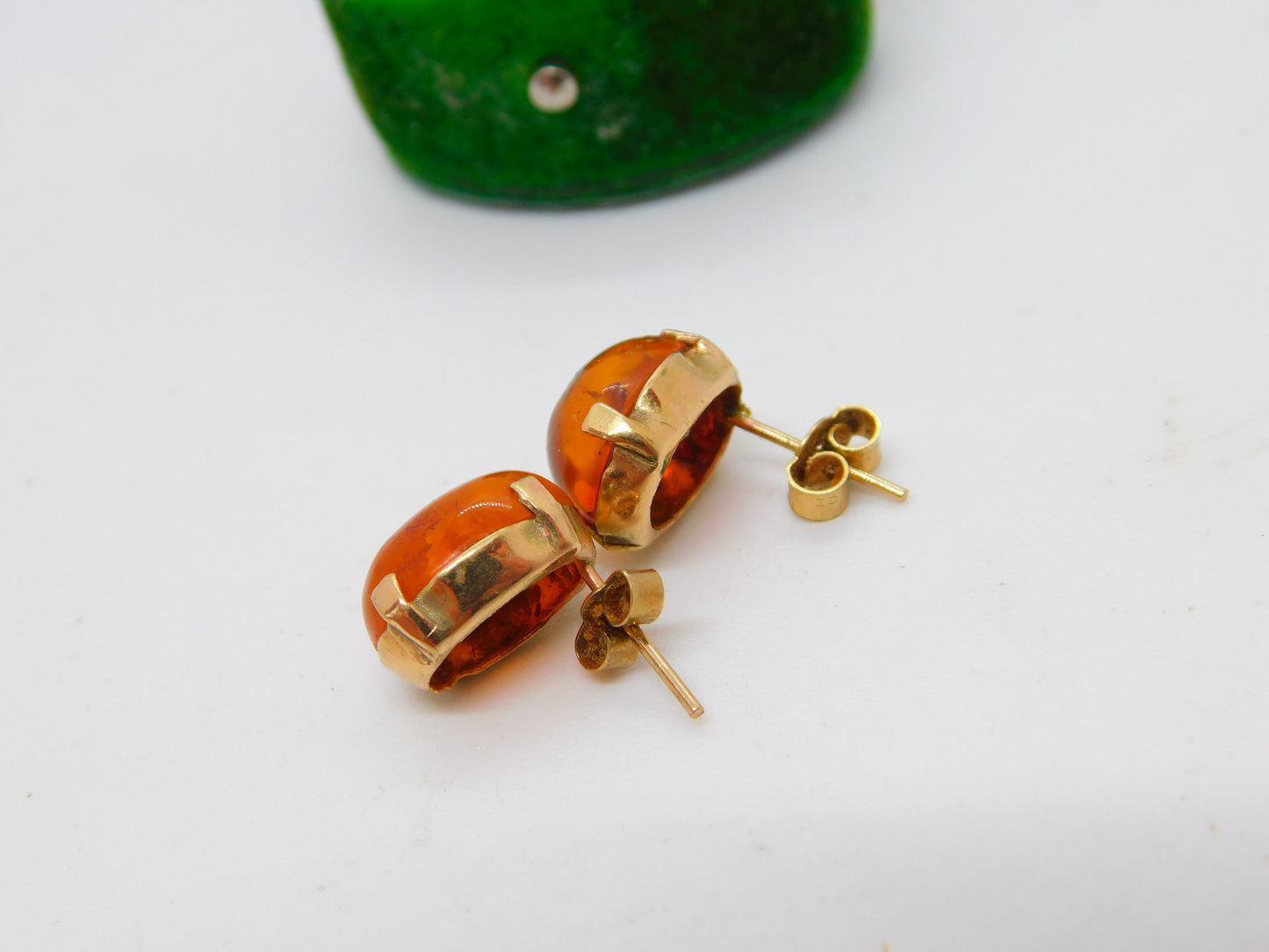 Pair of 9ct Yellow Gold & Cabochon Baltic Amber Stud Earrings Vintage c1970