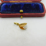 18ct Yellow Gold Pearl in the Clam Charm or Pendant Vintage c1980