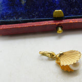 18ct Yellow Gold Pearl in the Clam Charm or Pendant Vintage c1980