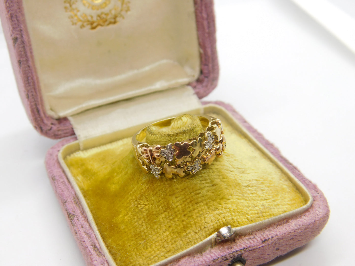 9ct Yellow Gold, Floral Pattern Diamond Set Band Ring Vintage c1980