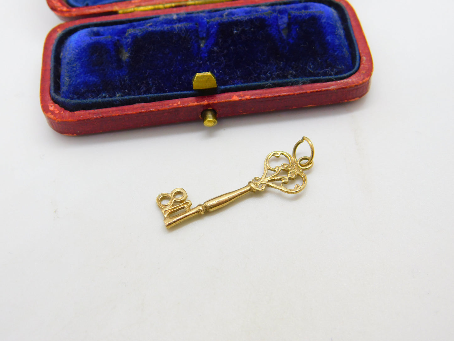 9ct Yellow Gold 18th Birthday Key Charm or Pendant 1985 London Vintage