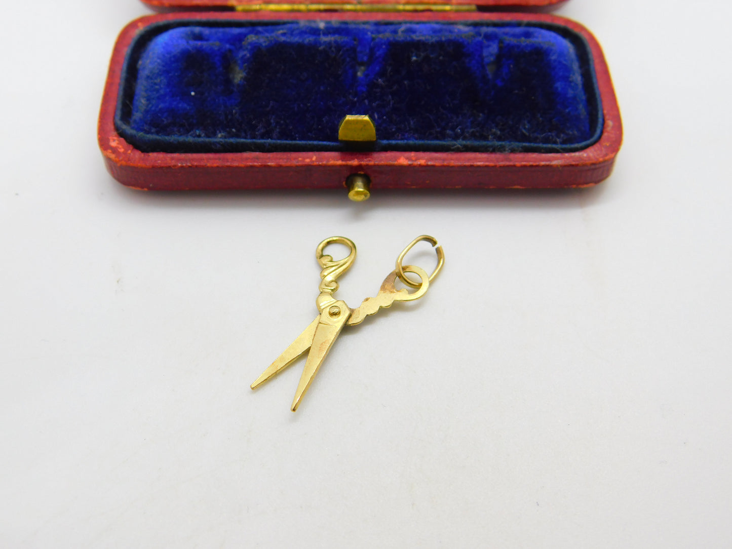 9ct Yellow Gold Pair of Scissors Charm or Pendant Vintage c1970