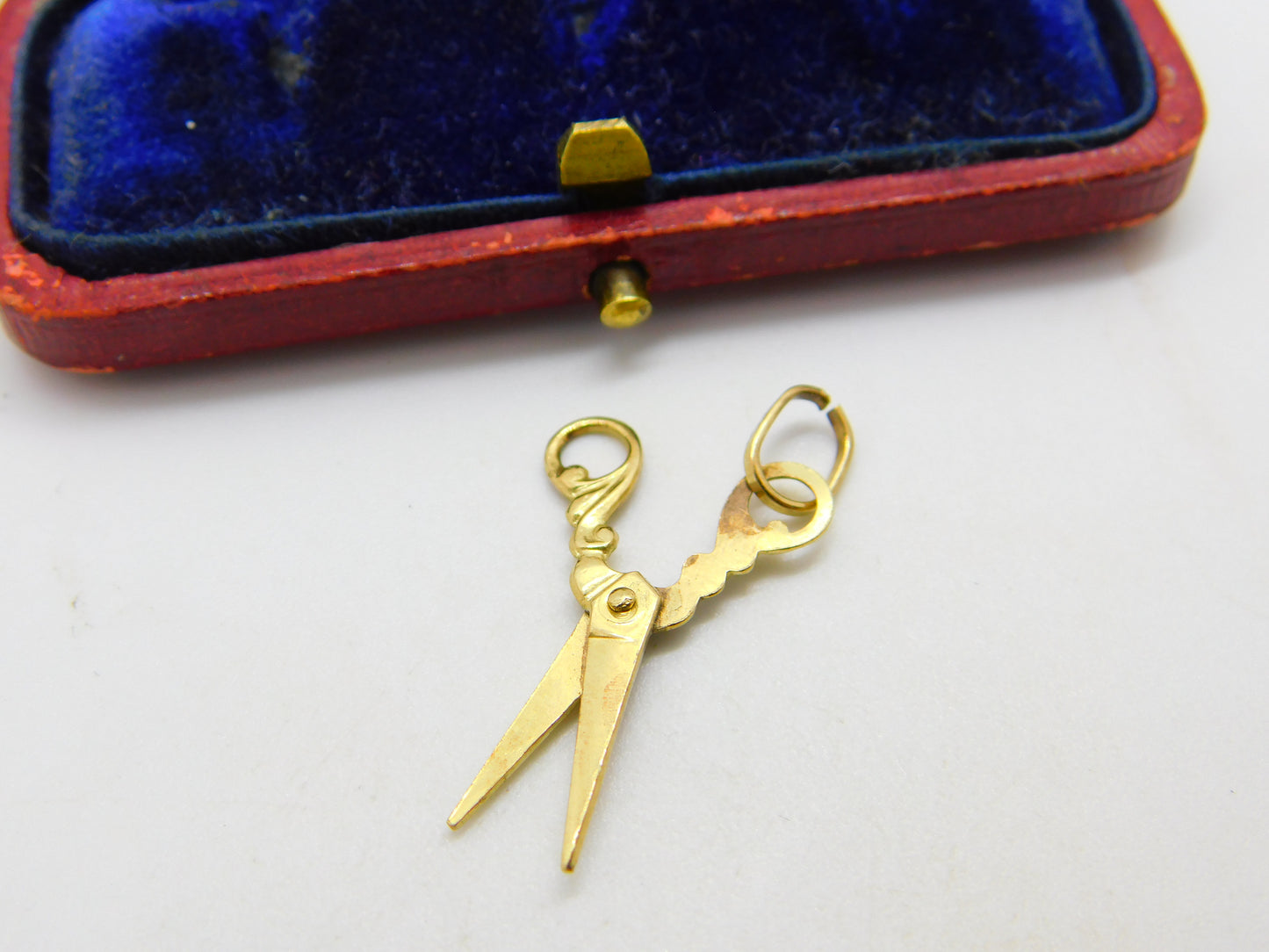 9ct Yellow Gold Pair of Scissors Charm or Pendant Vintage c1970