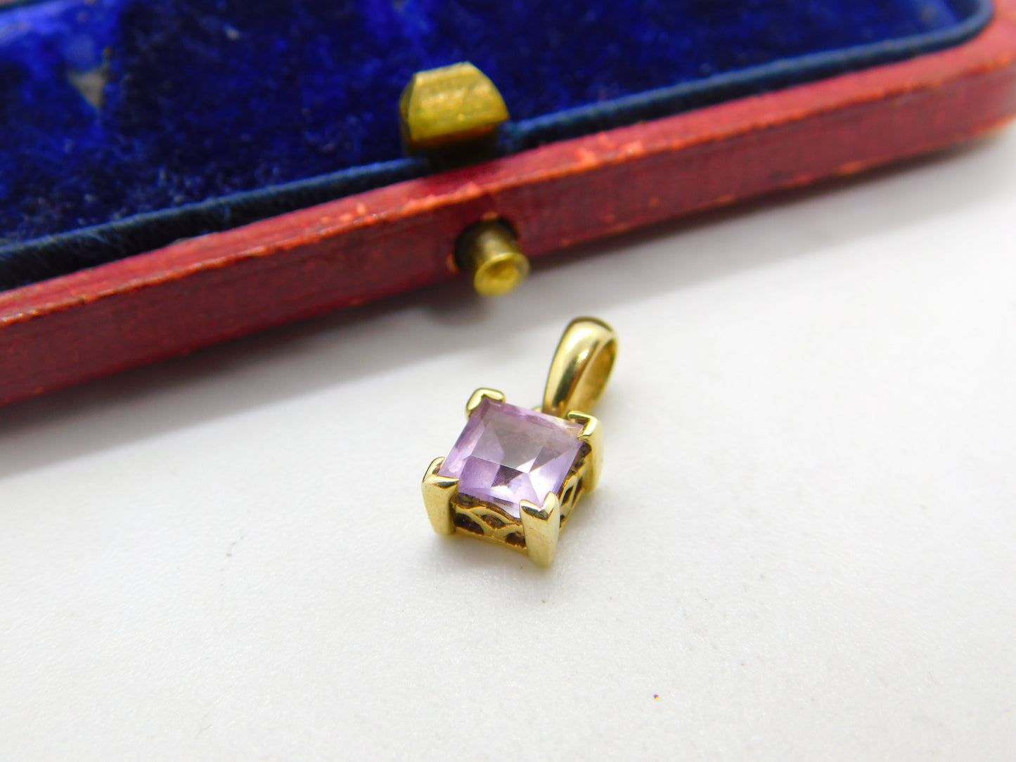 9ct Yellow Gold & Square Cut Amethyst Drop Pendant Vintage c1980