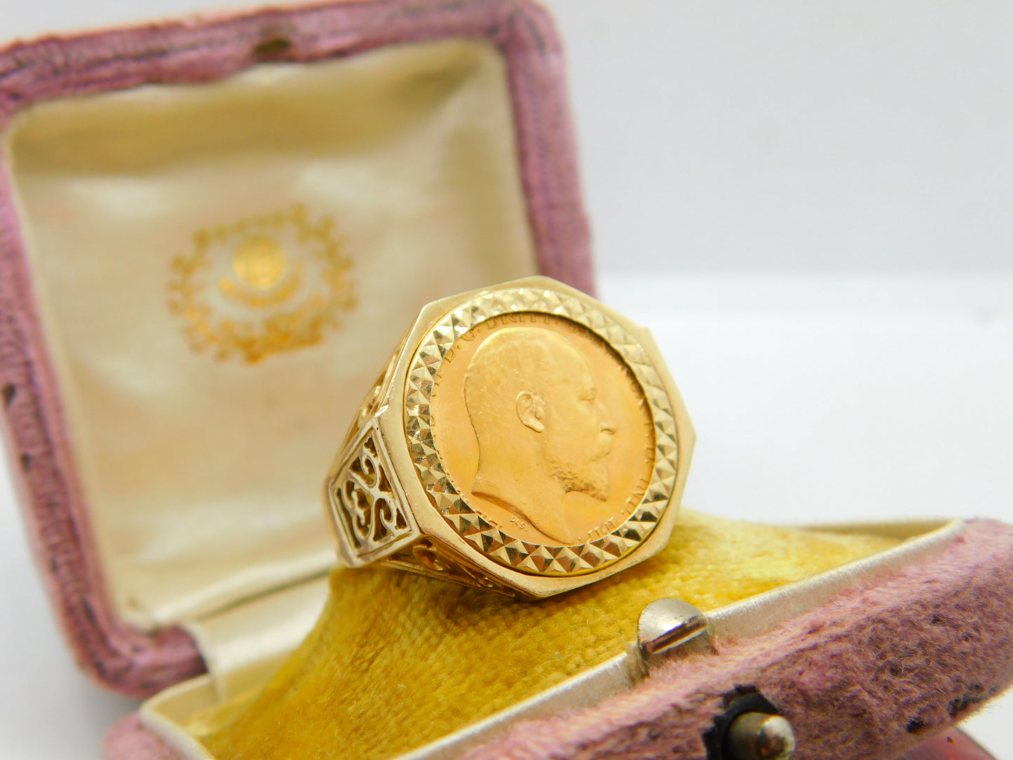 Edward VII 1902 Half Sovereign 9ct Gold Mounted Signet Ring Vintage c1970