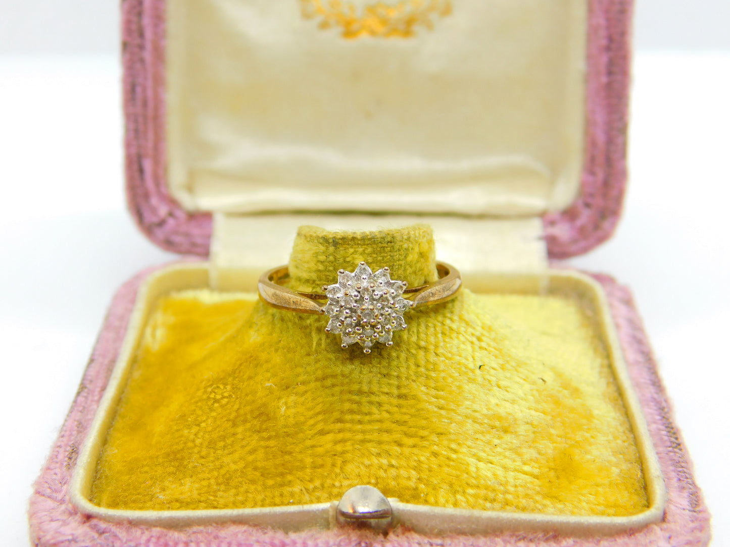 9ct Yellow Gold Diamond Daisy Floral Cluster Ring Vintage c1990 Sheffield