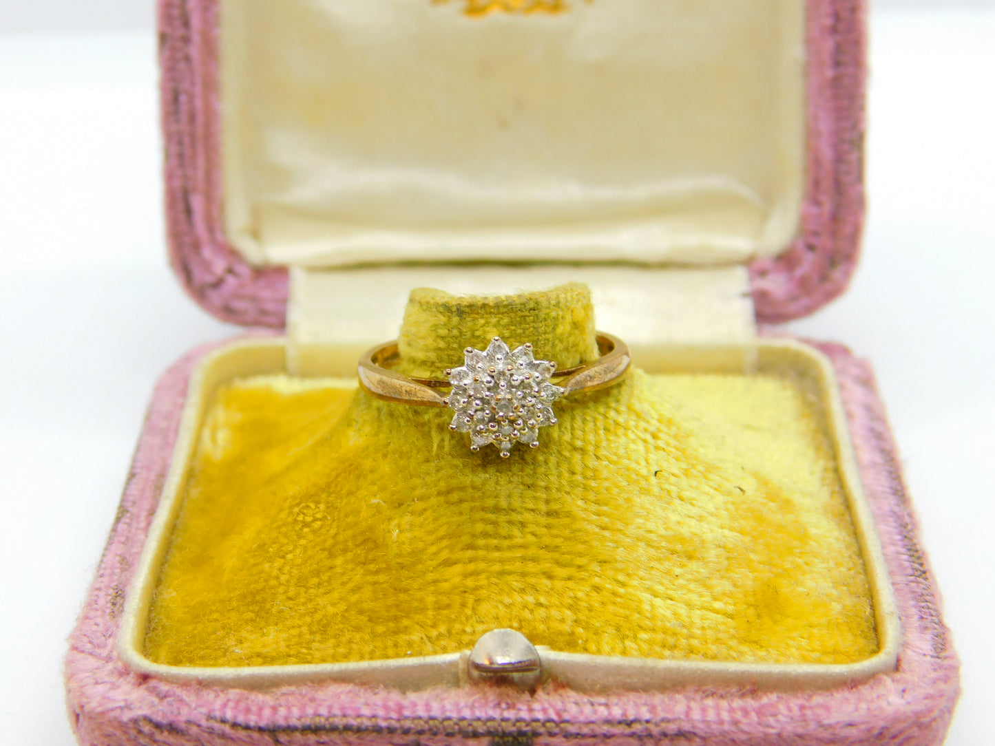 9ct Yellow Gold Diamond Daisy Floral Cluster Ring Vintage c1990 Sheffield