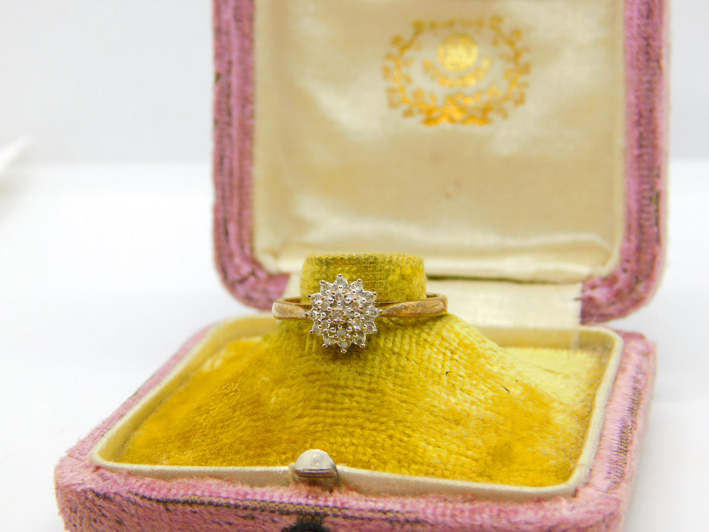 9ct Yellow Gold Diamond Daisy Floral Cluster Ring Vintage c1990 Sheffield