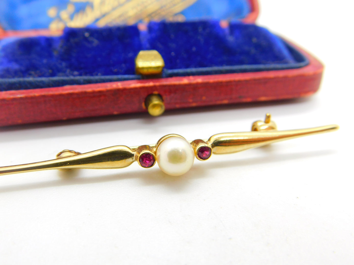 9ct Yellow Gold, Garnet & Pearl Set Sweetheart Bar Brooch Vintage 1987 London