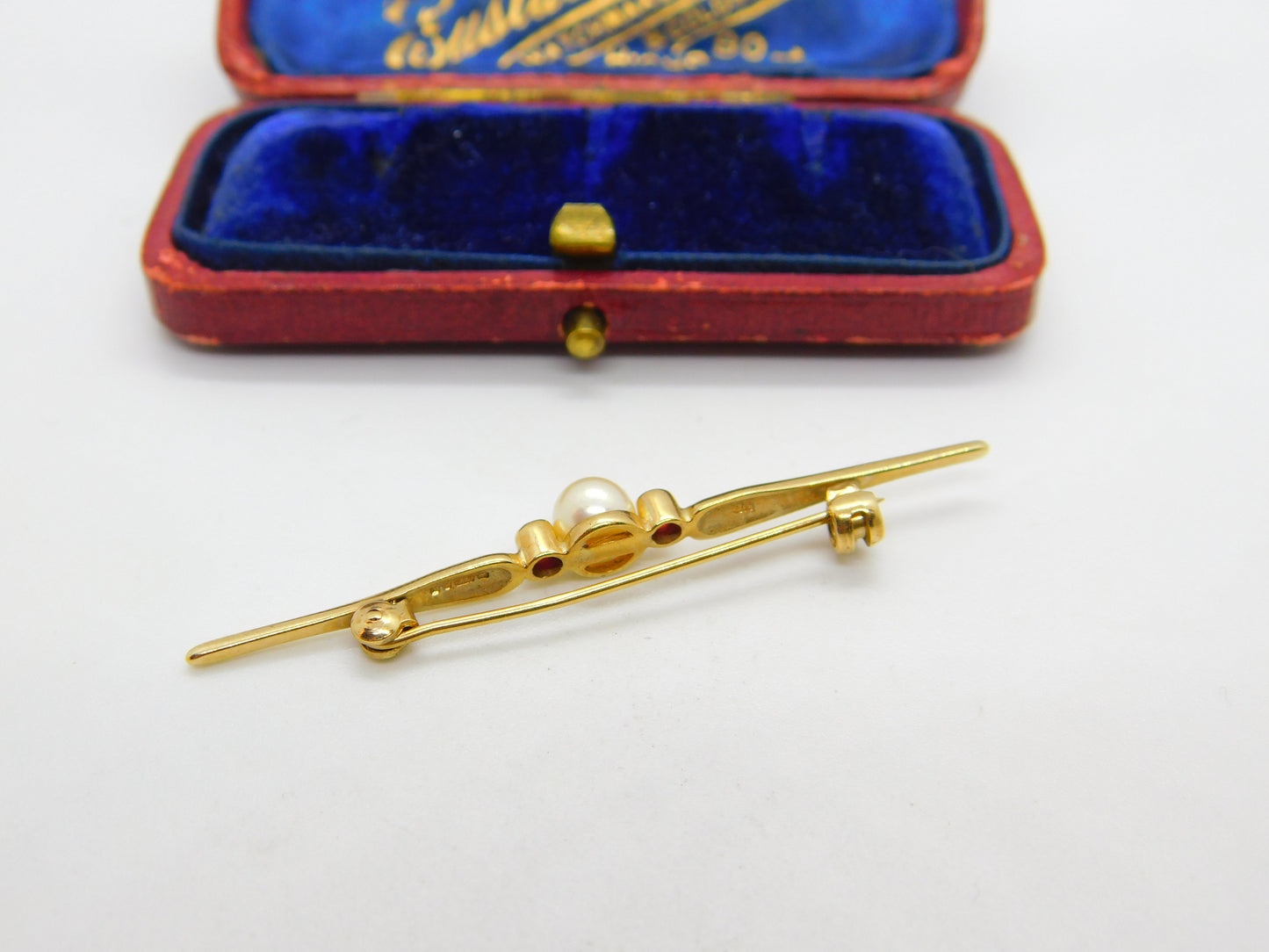 9ct Yellow Gold, Garnet & Pearl Set Sweetheart Bar Brooch Vintage 1987 London