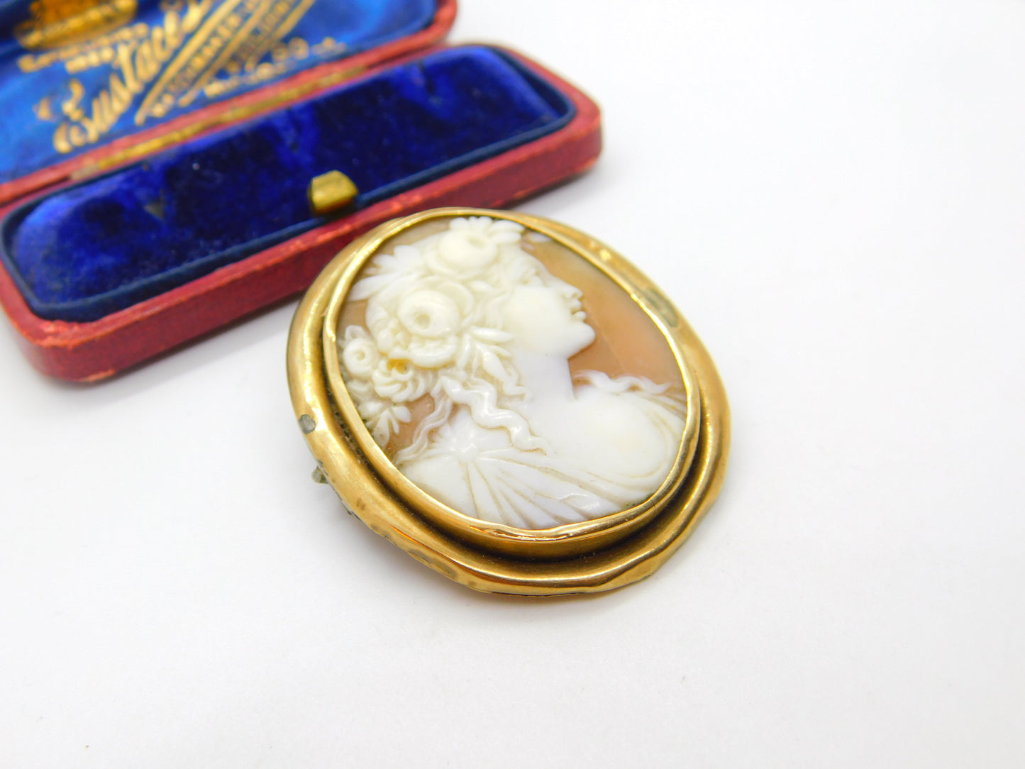 Georgian Yellow Metal & Carved Shell Classical Cameo Brooch Antique c1820