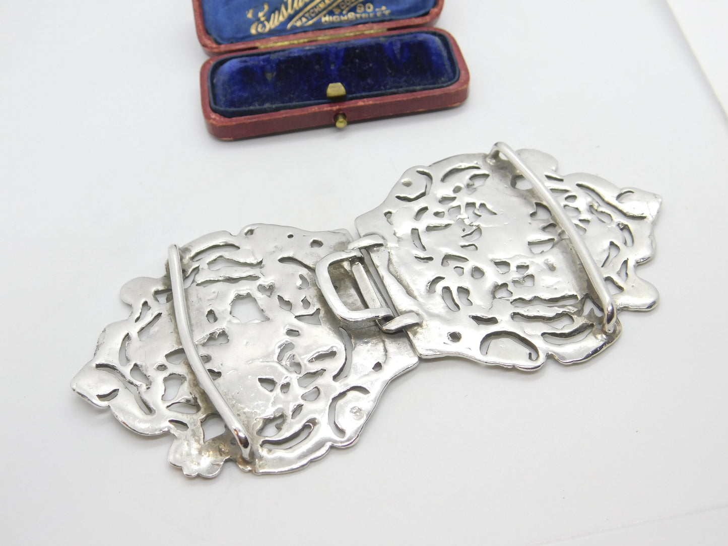 Victorian Sterling Silver Classical Cherub Pattern Nurses Buckle 1897 Birmingham