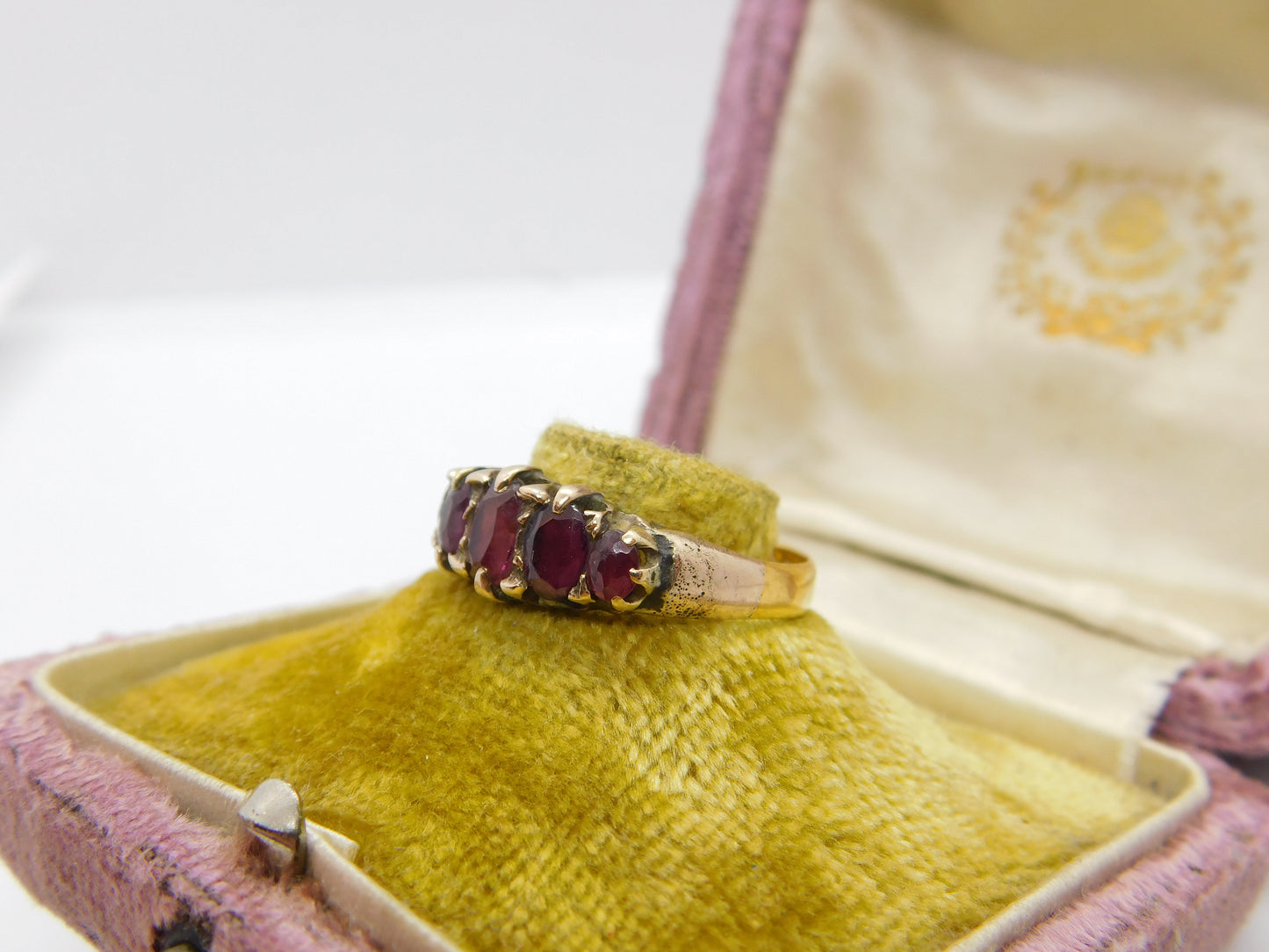 Victorian 22ct Gold & Almandine Garnet Five-Stone Band Ring 1899 Birmingham