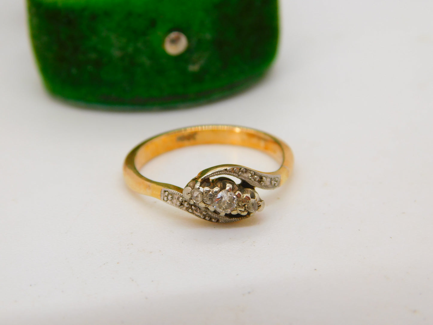 Victorian 18ct Yellow Gold & 0.1ct Diamond Crossover Ring Antique c1890