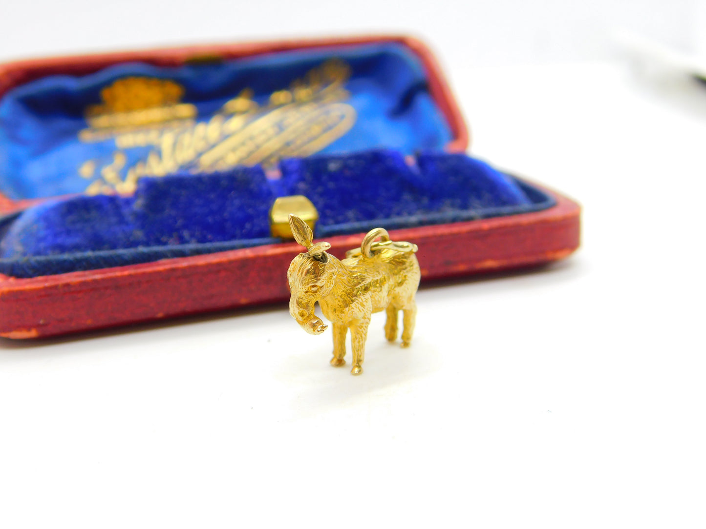 9ct Yellow Gold Donkey with a Carrot Charm Pendant 1982 Birmingham Vintage