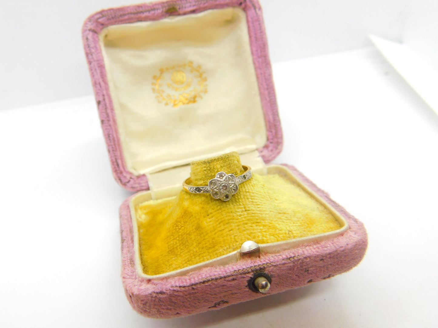 Victorian 18ct Yellow Gold Diamond Set Daisy Cluster Ring Antique c1890