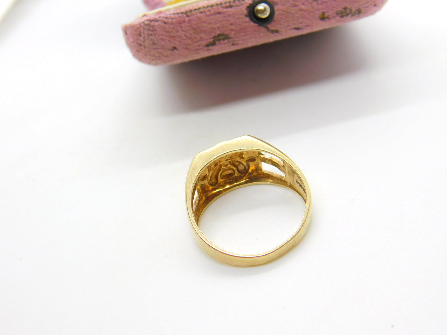 9ct Yellow Gold British Bulldog Large Signet Ring Vintage c2000 Sheffield