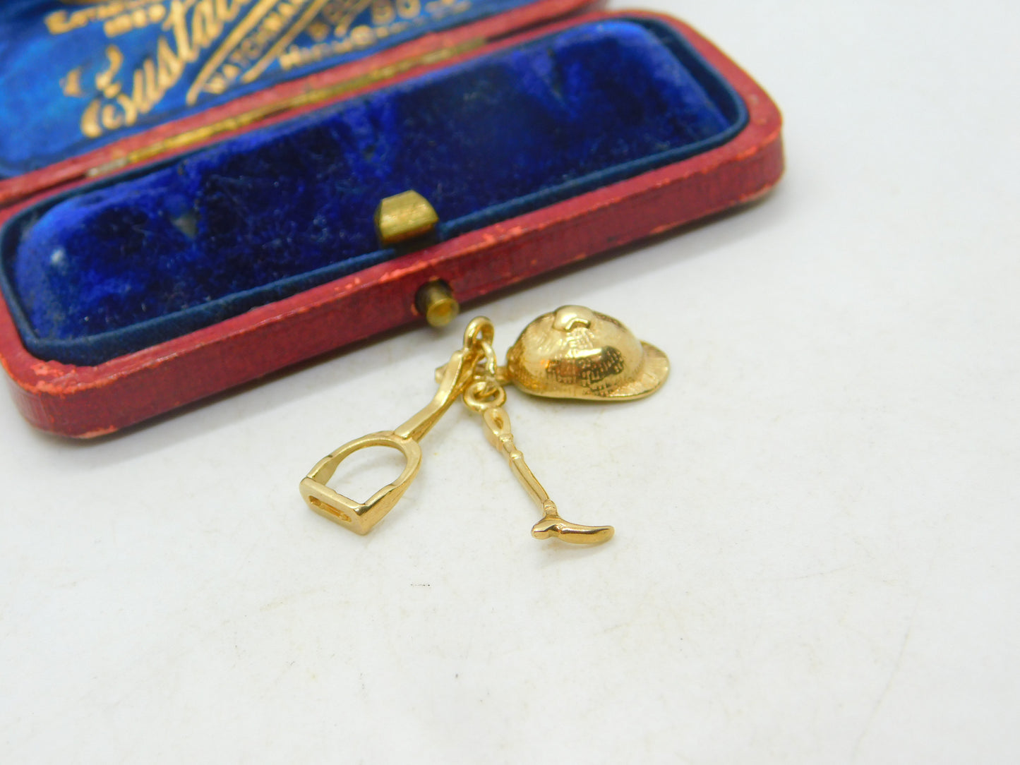 9ct Yellow Gold Crop, Stirrup, Hat Riding Equestrian Charm Vintage c1970