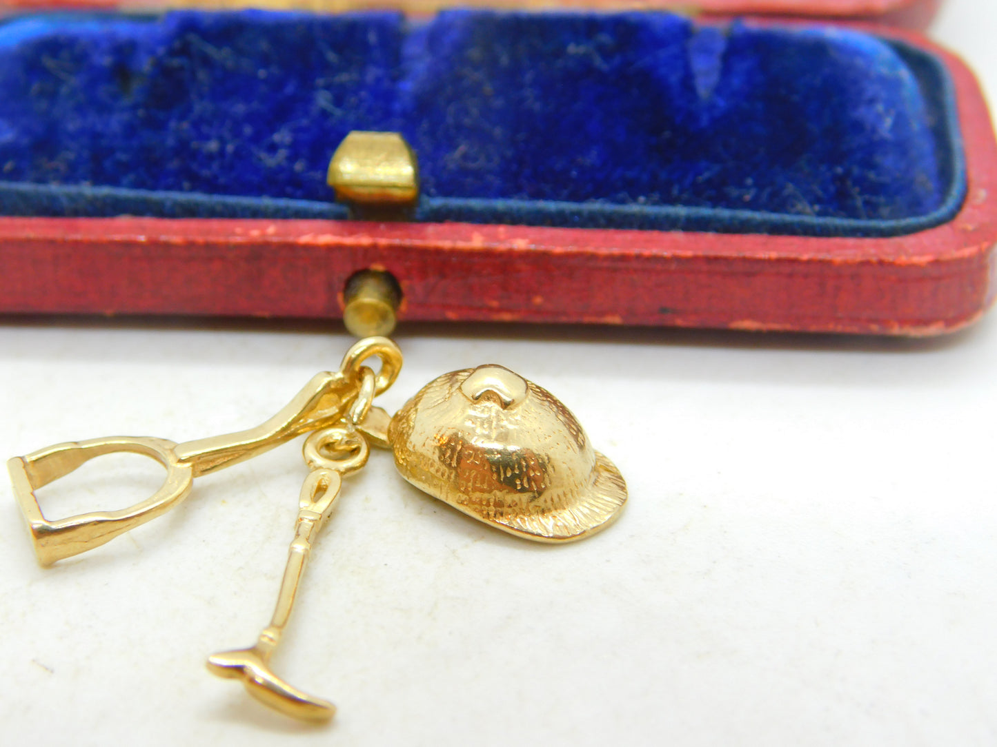 9ct Yellow Gold Crop, Stirrup, Hat Riding Equestrian Charm Vintage c1970