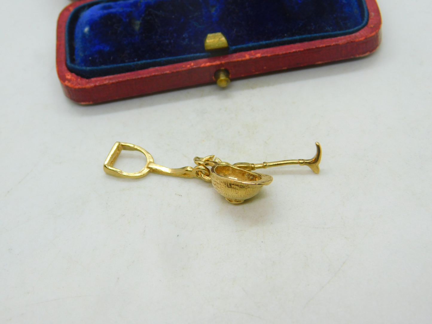 9ct Yellow Gold Crop, Stirrup, Hat Riding Equestrian Charm Vintage c1970