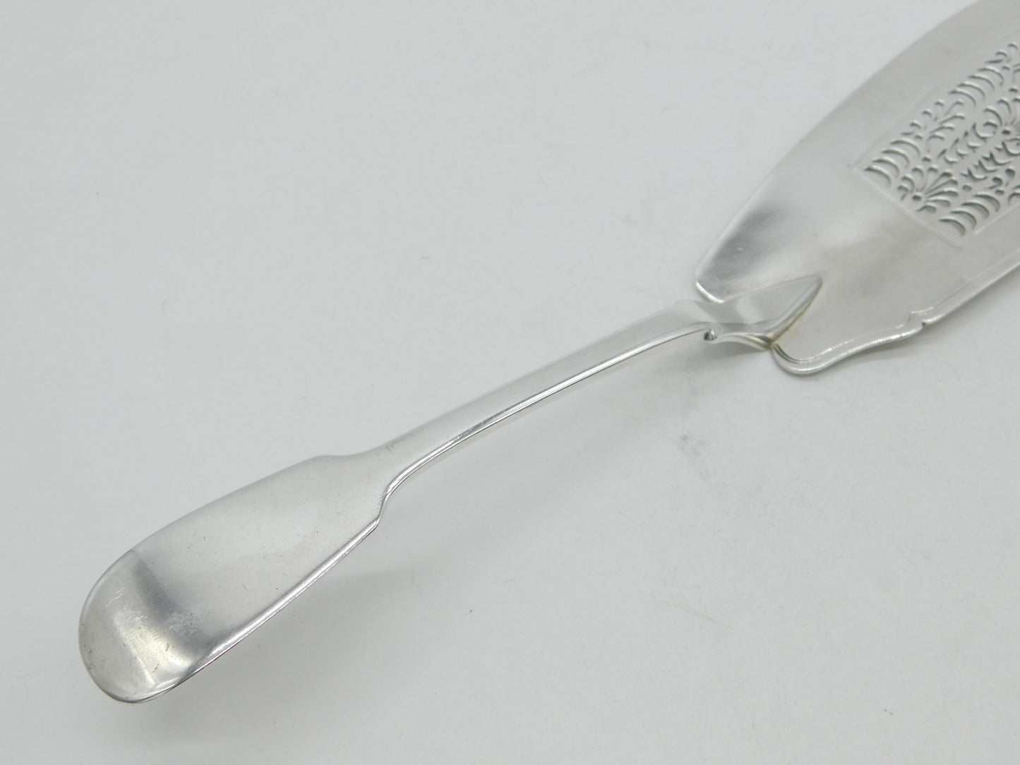 George IV Sterling Silver Fiddle Pattern Fish Slice Antique 1823 London