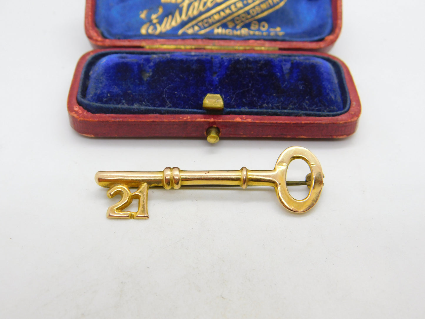 9ct Yellow Gold 21st Birthday Key Brooch Pin Antique 1948 Chester