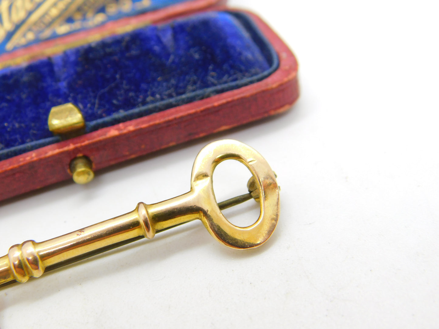 9ct Yellow Gold 21st Birthday Key Brooch Pin Antique 1948 Chester