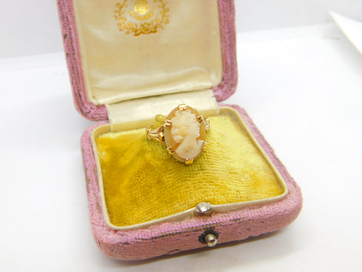 9ct Yellow Gold Carved Shell Cameo Dress Ring Mid-Century c1950