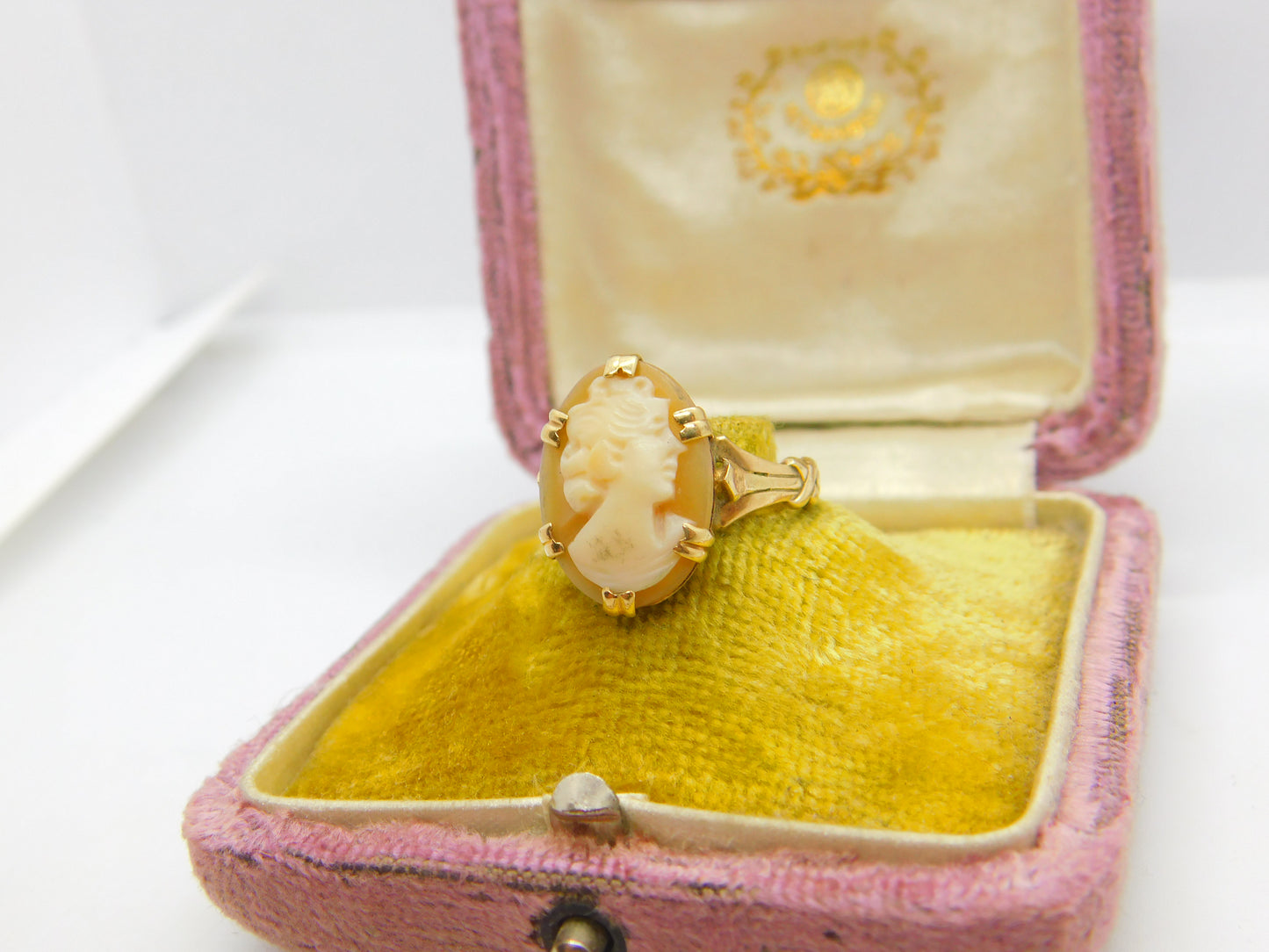 9ct Yellow Gold Carved Shell Cameo Dress Ring Mid-Century c1950