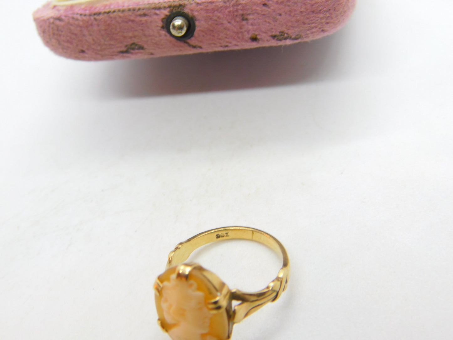 9ct Yellow Gold Carved Shell Cameo Dress Ring Mid-Century c1950