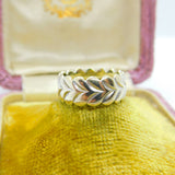 9ct White Gold Woven Leaf Pattern Band Ring London 1970 Vintage Size J UK