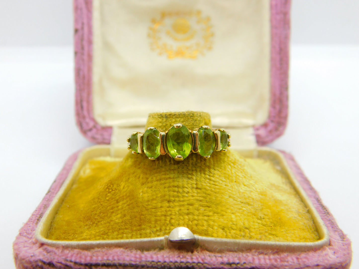 9ct Yellow Gold Five-Stone Peridot Band Ring Vintage c1990 Birmingham