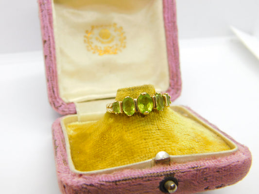 9ct Yellow Gold Five-Stone Peridot Band Ring Vintage c1990 Birmingham