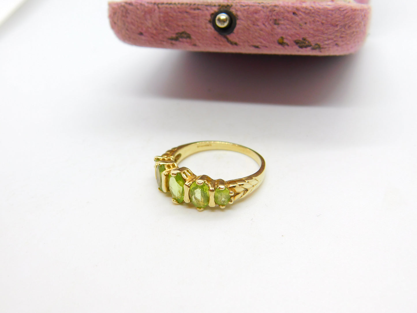 9ct Yellow Gold Five-Stone Peridot Band Ring Vintage c1990 Birmingham