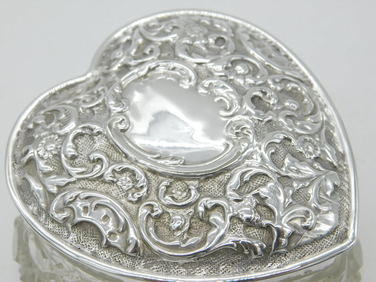 Edwardian Sterling Silver & Cut Glass Heart Shaped Trinket Pot 1904 Sheffield