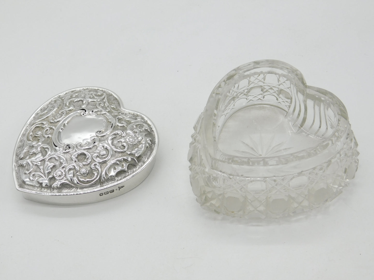 Edwardian Sterling Silver & Cut Glass Heart Shaped Trinket Pot 1904 Sheffield