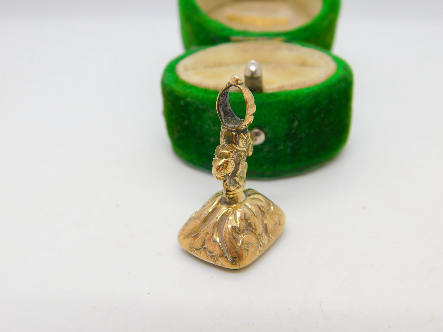 Victorian 9ct Yellow Gold & Bloodstone Fob Seal Pendant Antique c1860