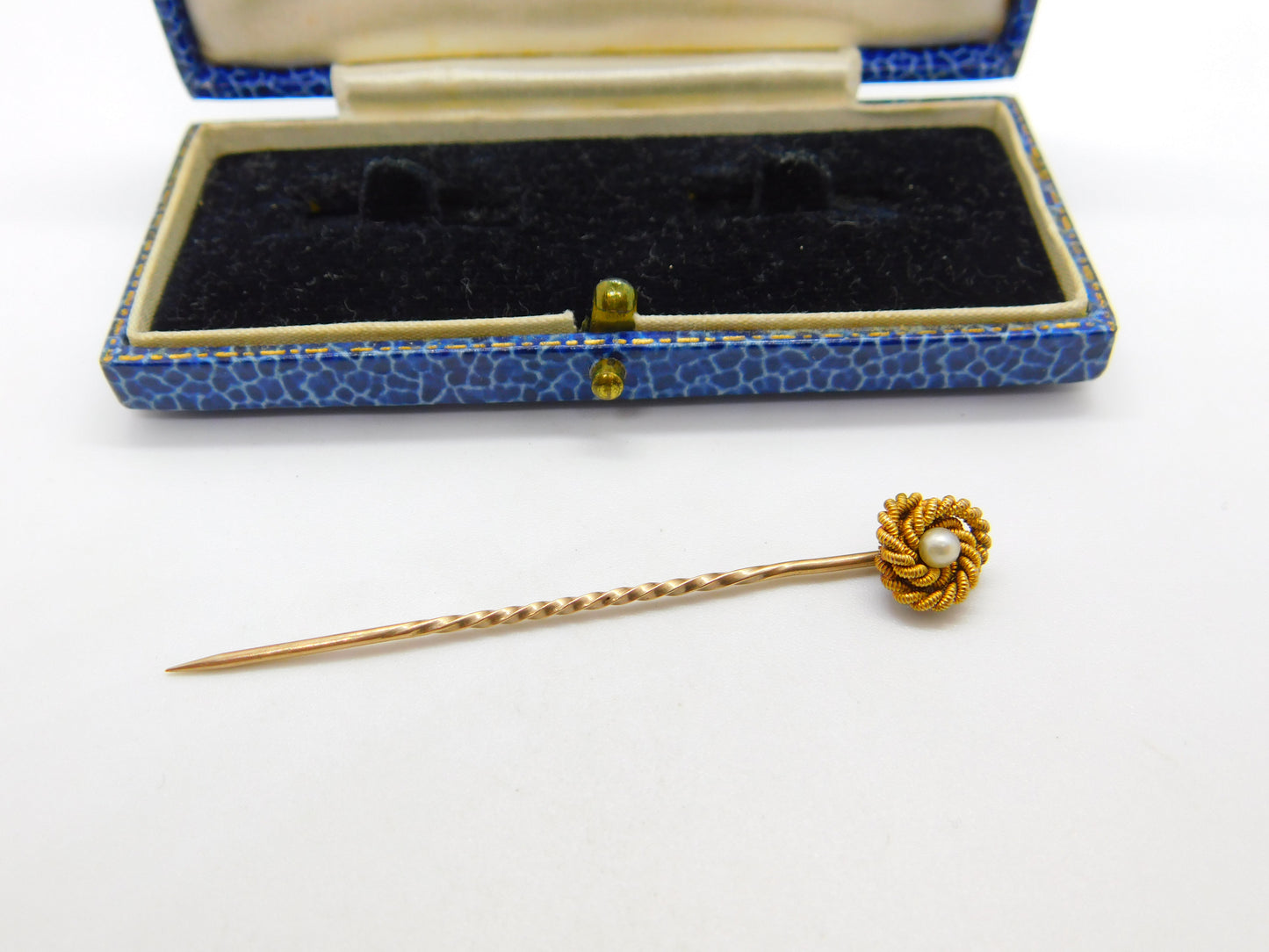 15ct Yellow Gold & Pearl Set Lovers Knot Stick Pin Antique c1910 Edwardian