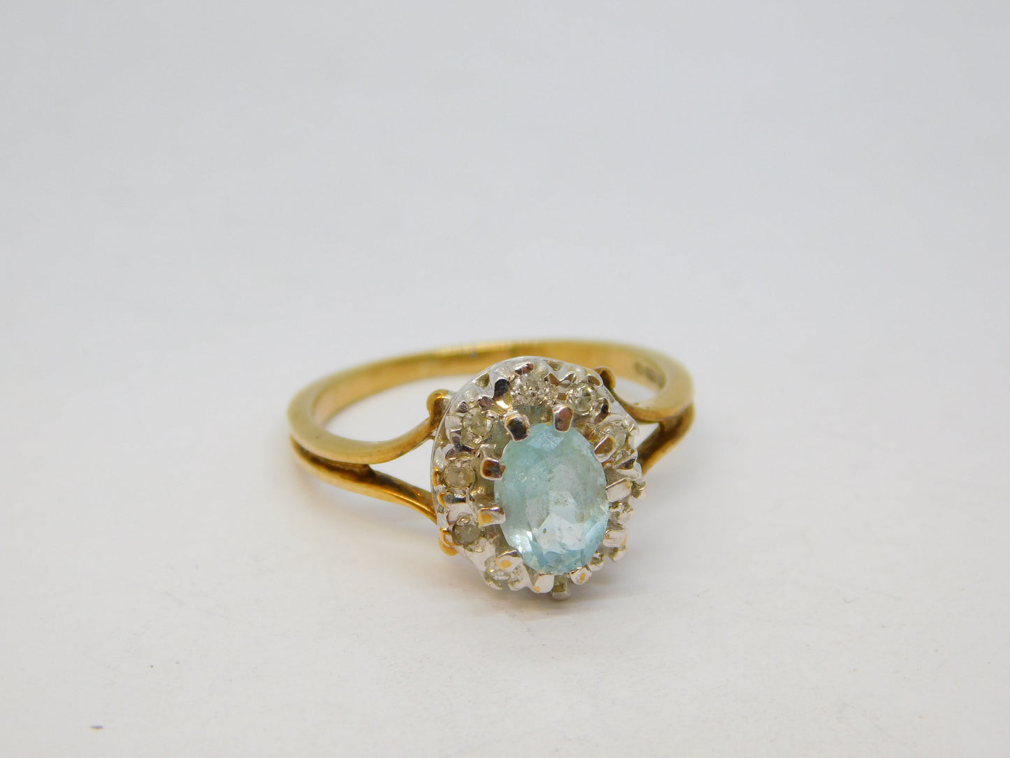 9ct Yellow Gold, Aquamarine & Diamond Floral Cluster Ring Vintage 1988 London