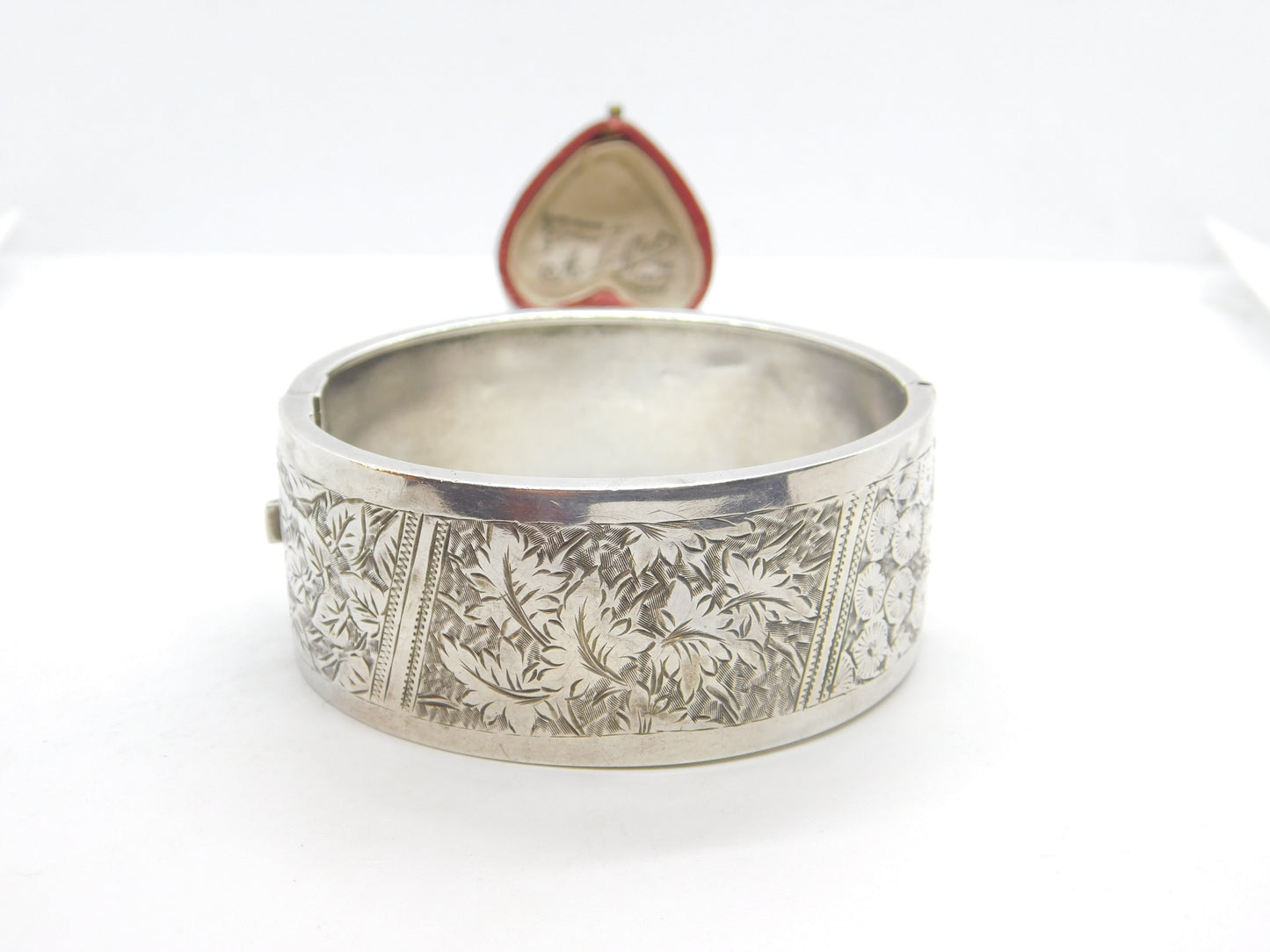 Victorian Aesthetic Movement Sterling Silver Fern Leaf Pattern Bangle c1880