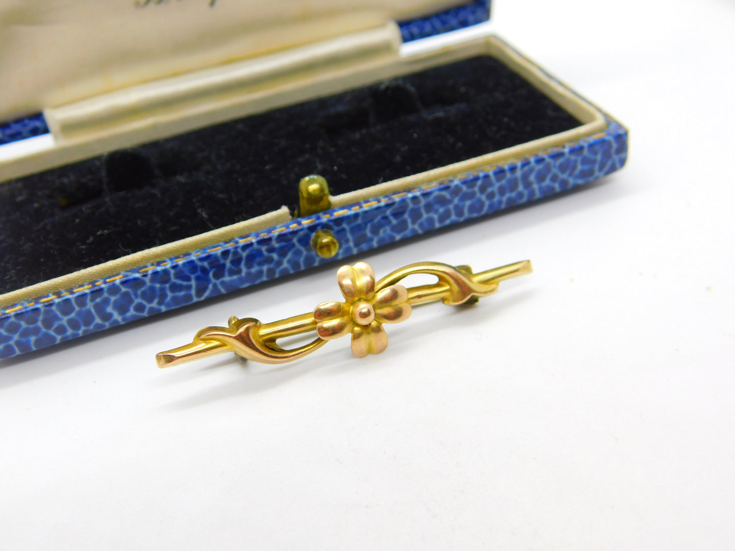 Edwardian 9ct Yellow Gold Shamrock & Floral Good Luck Brooch c1910