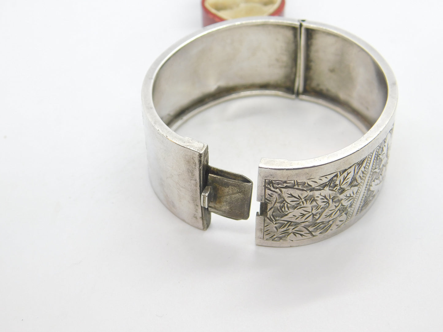 Victorian Aesthetic Movement Sterling Silver Fern Leaf Pattern Bangle c1880