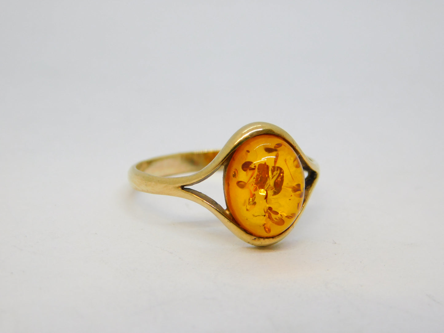 9ct Yellow Gold & Cabochon Cut Baltic Amber Dress Ring Vintage London c1990