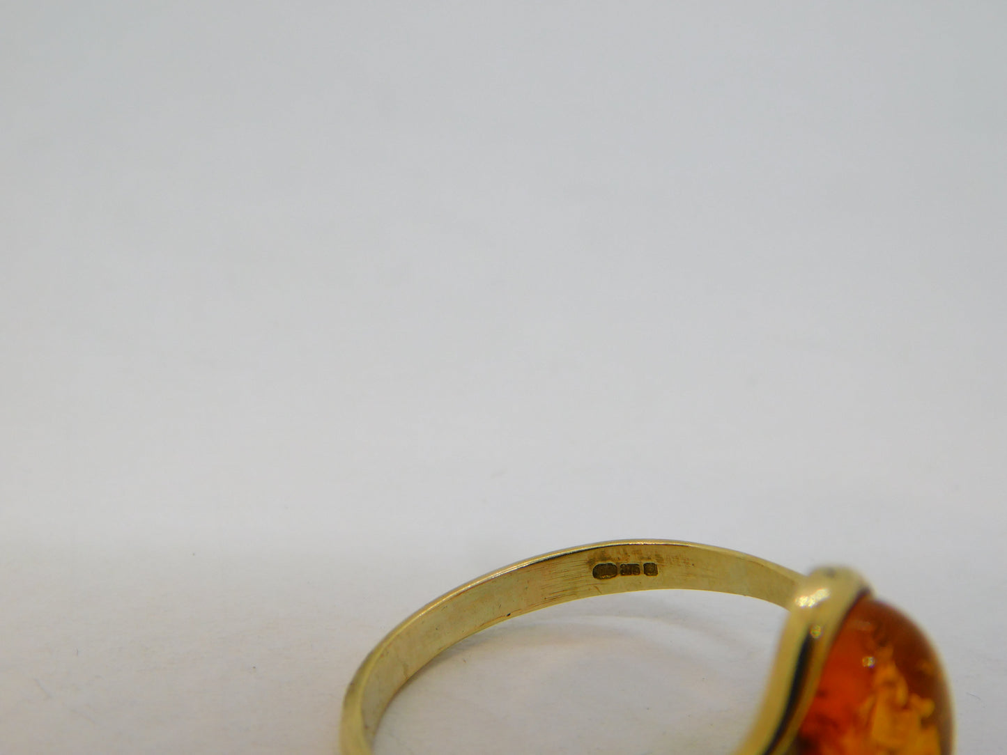 9ct Yellow Gold & Cabochon Cut Baltic Amber Dress Ring Vintage London c1990