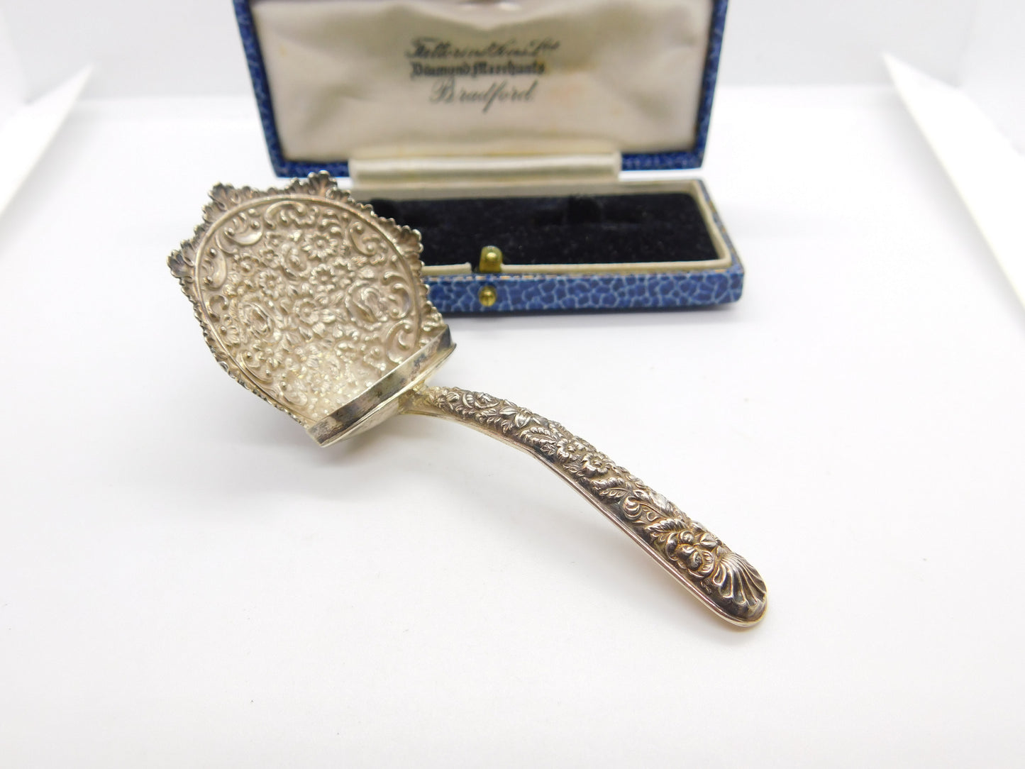 Georgian Sterling Silver Floral Tea Caddy Spoon 1797 Birmingham J. Thornton